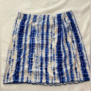 Very cute tie dye type skirt!💅🏻